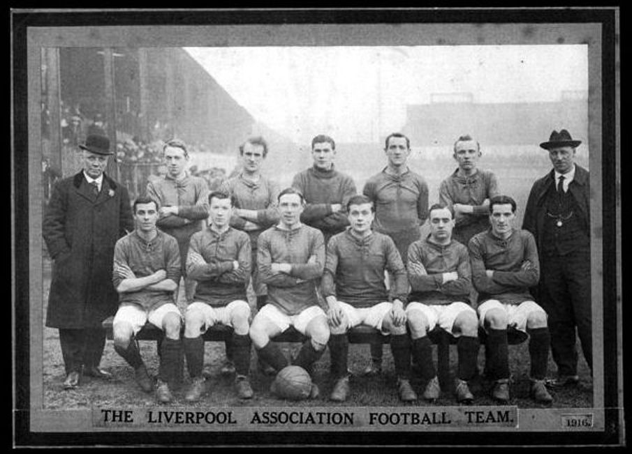 1915-1916 squad picture